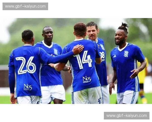 维拉vs伯明翰：一场荡气回肠的蓝色与红色的碰撞